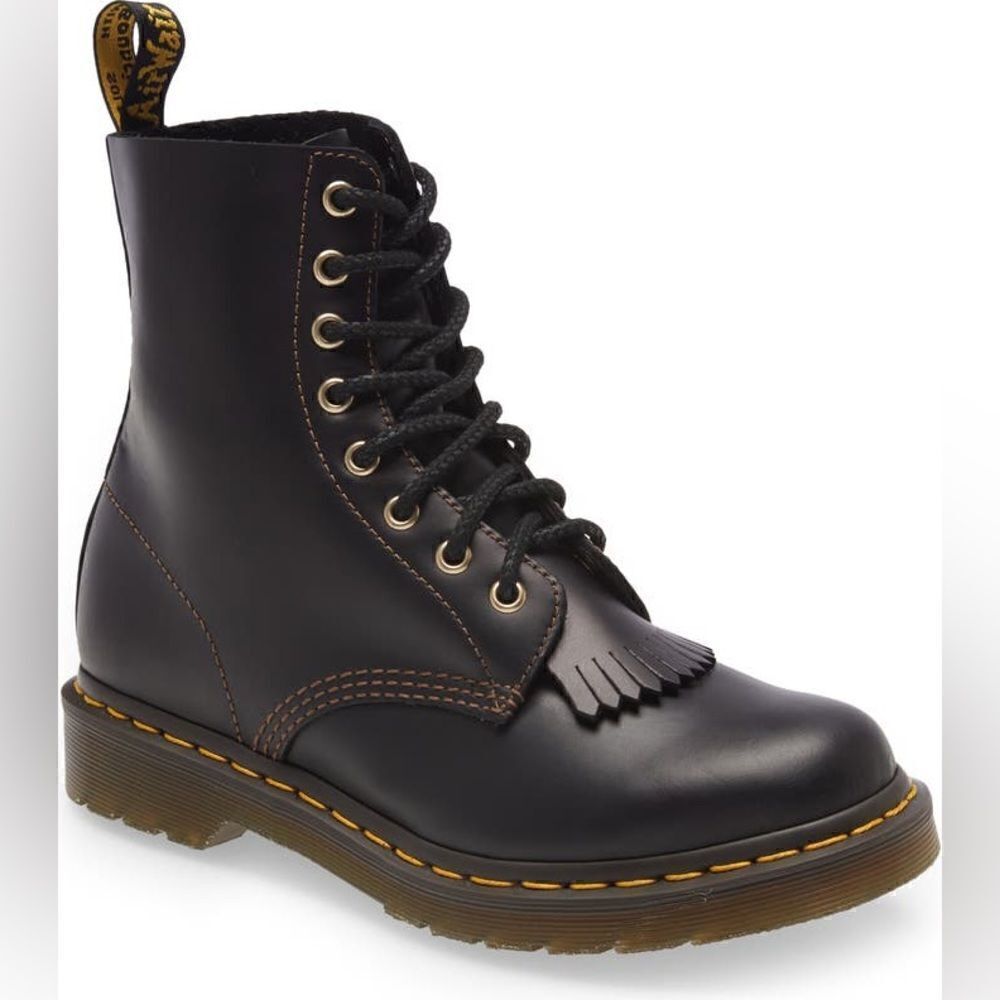 Dr. Martens 
1460 PASCAL WOMEN'S ABRUZZO LEATHER BOOTS
